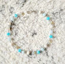 Load image into Gallery viewer, Blue & white choker