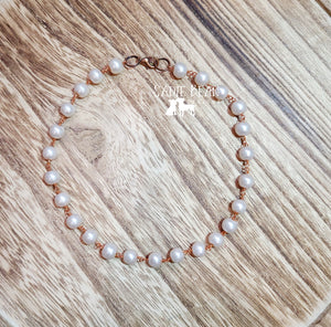 Pearl color choker